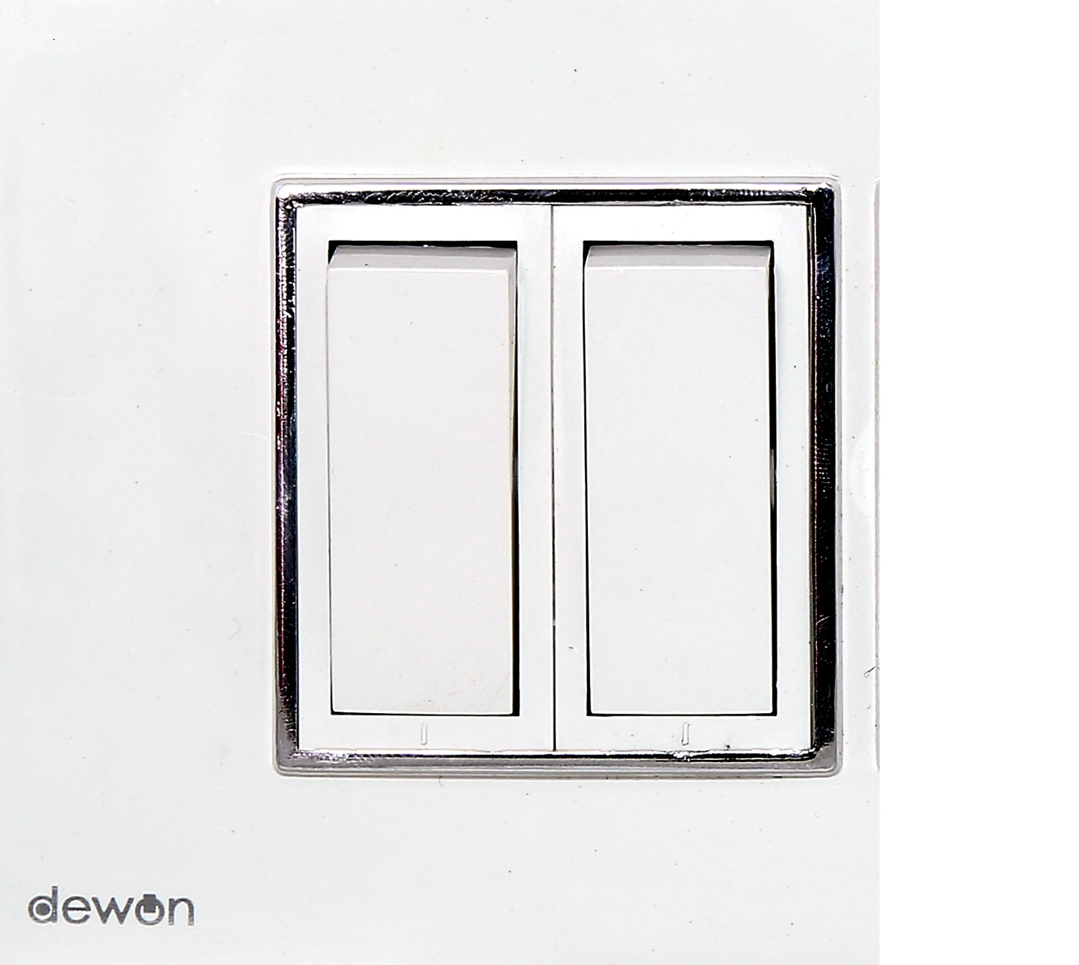 Dewon Electric SilverLine 2 Module Plate